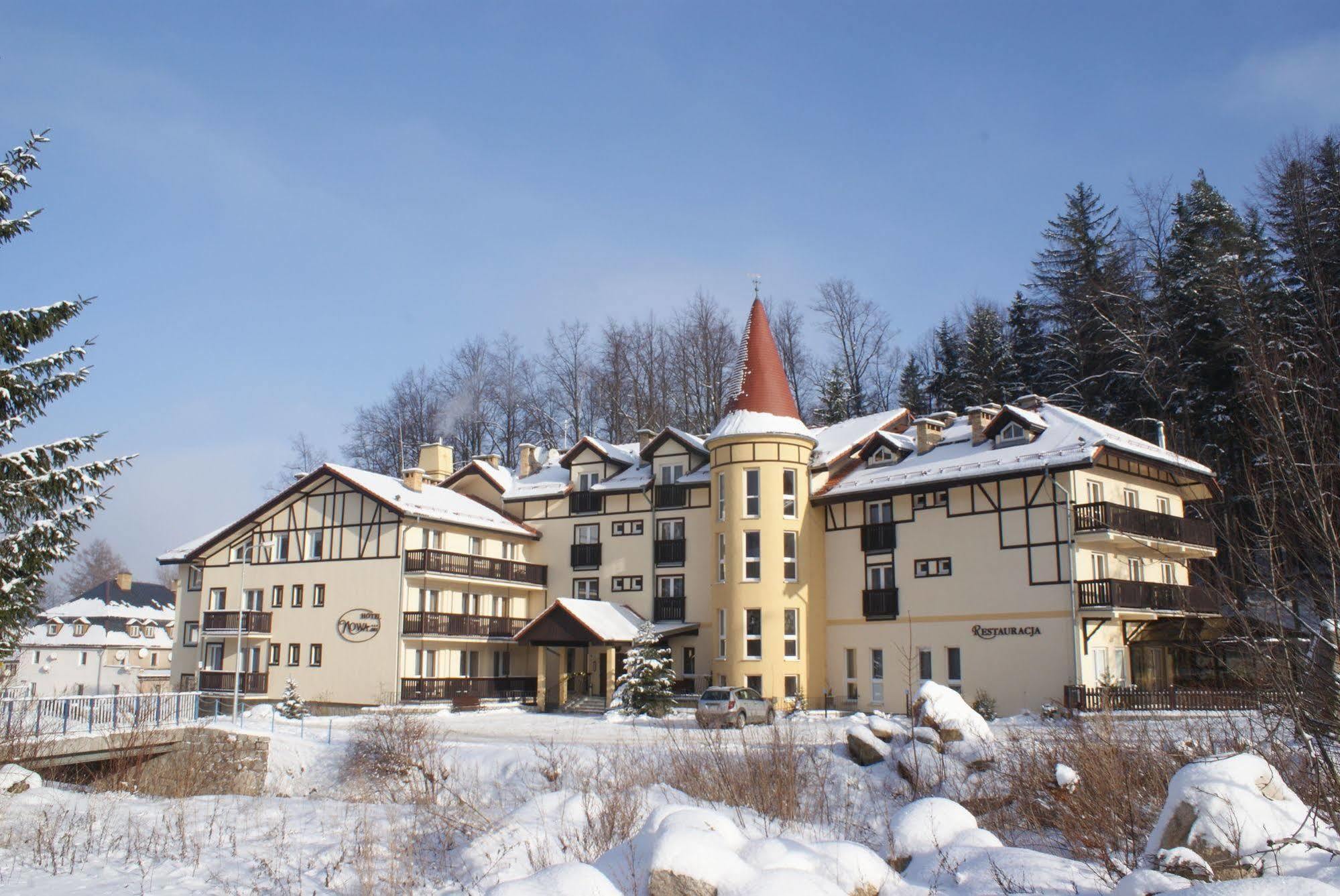 Nowa - Hotell 3*